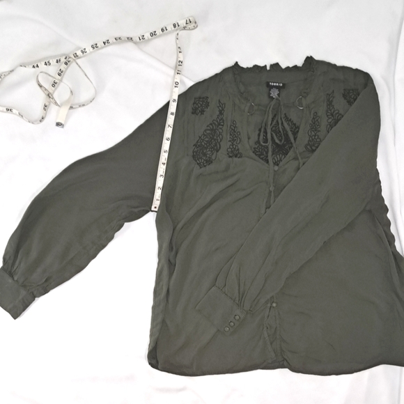 TORRID Green Challis Tie Front Top with Paisley Embroidery - Picture 11 of 14